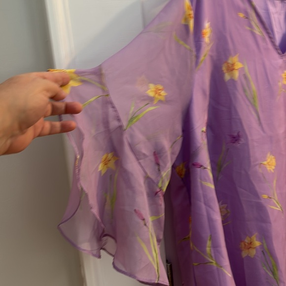 BloomChic Purple and Yellow Bell Sleeve Tunic, chiffon material , lined, 22-24W - Picture 6 of 11